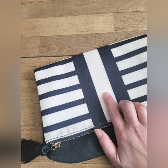 Summer + Rose , black and white striped foldover Clutch - NWOT - Picture 2 of 8